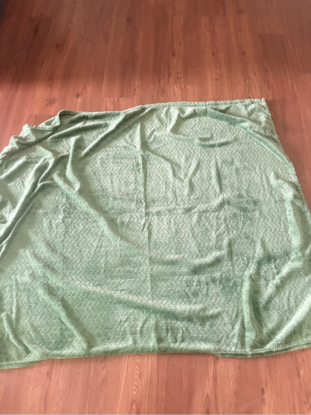 Light Green Chevron-Textured Throw Blanket - Unbranded